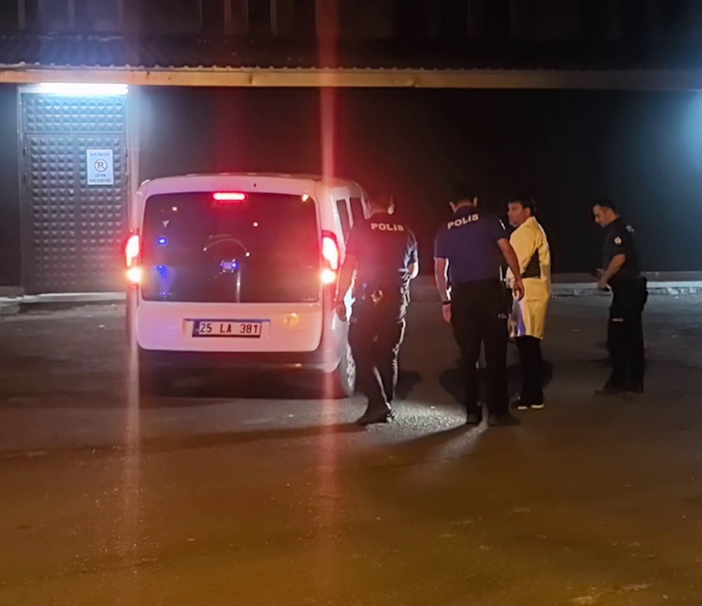 Erzurum’da Silahlı Kavga Çıktı.. Yaralanan Kişi Hastaneye Kaldırıldı, Şüpheli Kaçtı!