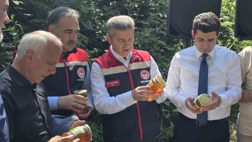 Macahel’de Bal Sezonu Açıldı.. İlk Sağım UNESCO Rezerv Alanında Gerçekleştirildi!
