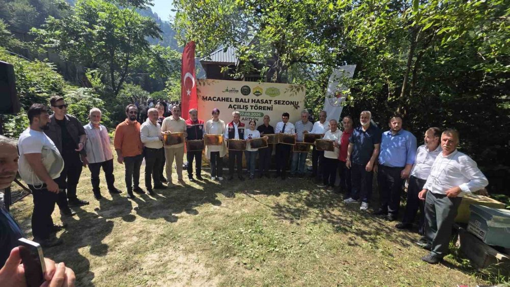 Macahel’de Bal Sezonu Açıldı.. İlk Sağım UNESCO Rezerv Alanında Gerçekleştirildi!