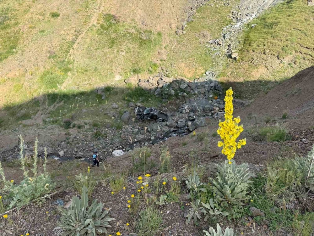 Palandöken Geçidi’nde Feci Kaza: 150 Metrelik Uçuruma Yuvarlandı