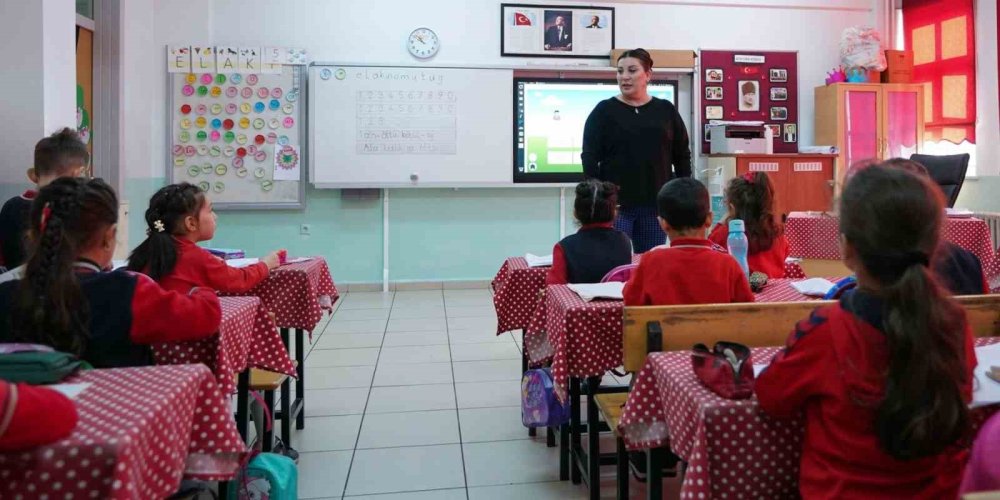 MEB’den Öğretmenlere Eş Durumu İmkanı.. İller Arası Başvurular 12 Ağustos’ta Başlıyor!