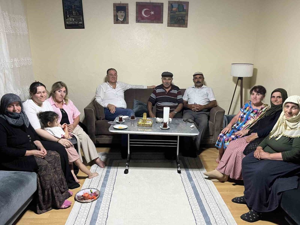 Bir Sınır Hikayesi.. Bir Asır Önce Ayrılan Aileler Kars’ta Yeniden Buluştu!