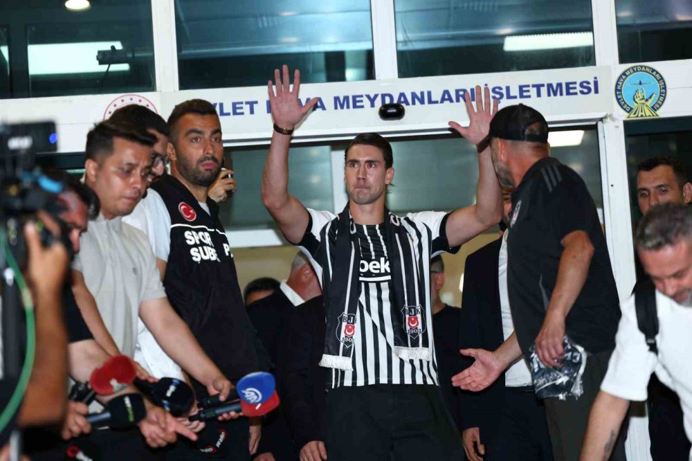 Beşiktaş’ın Anlaşmaya Vardığı Dusan Vlahovic, İ̇stanbul’a Geldi
