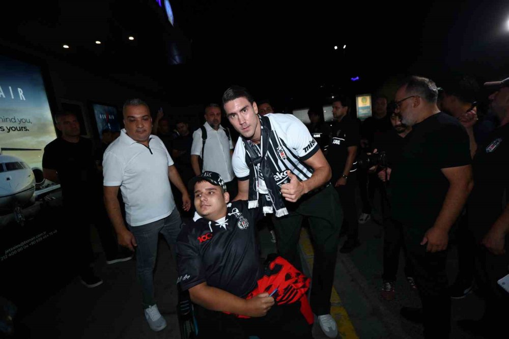 Beşiktaş’ın Anlaşmaya Vardığı Dusan Vlahovic, İ̇stanbul’a Geldi