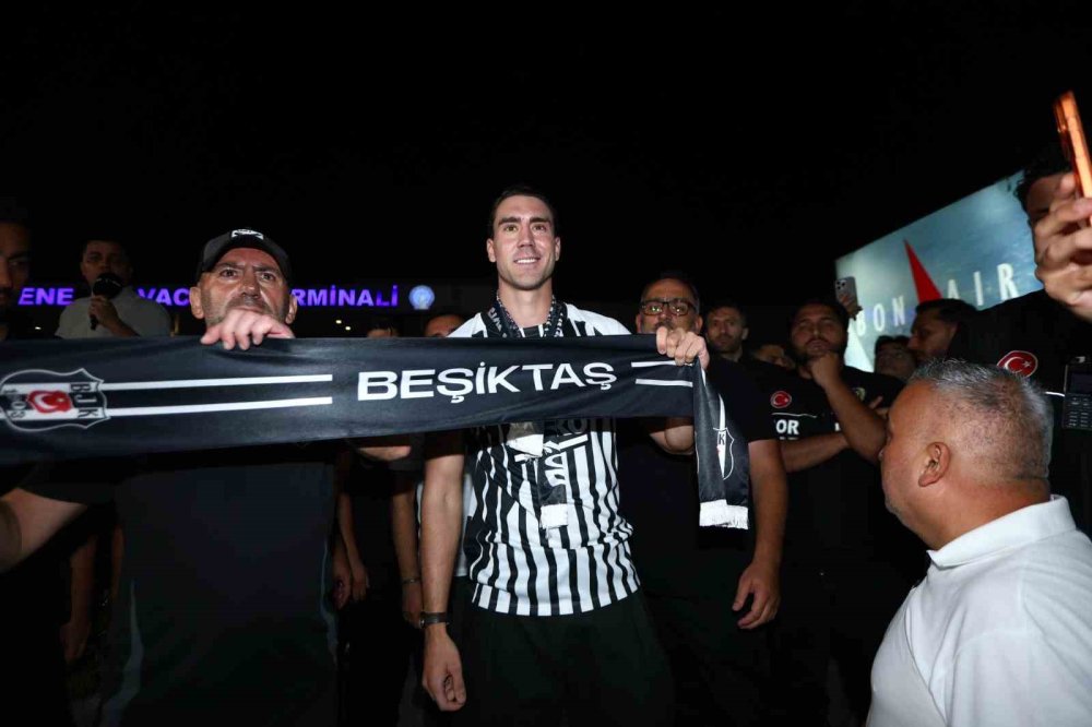Beşiktaş’ın Anlaşmaya Vardığı Dusan Vlahovic, İ̇stanbul’a Geldi