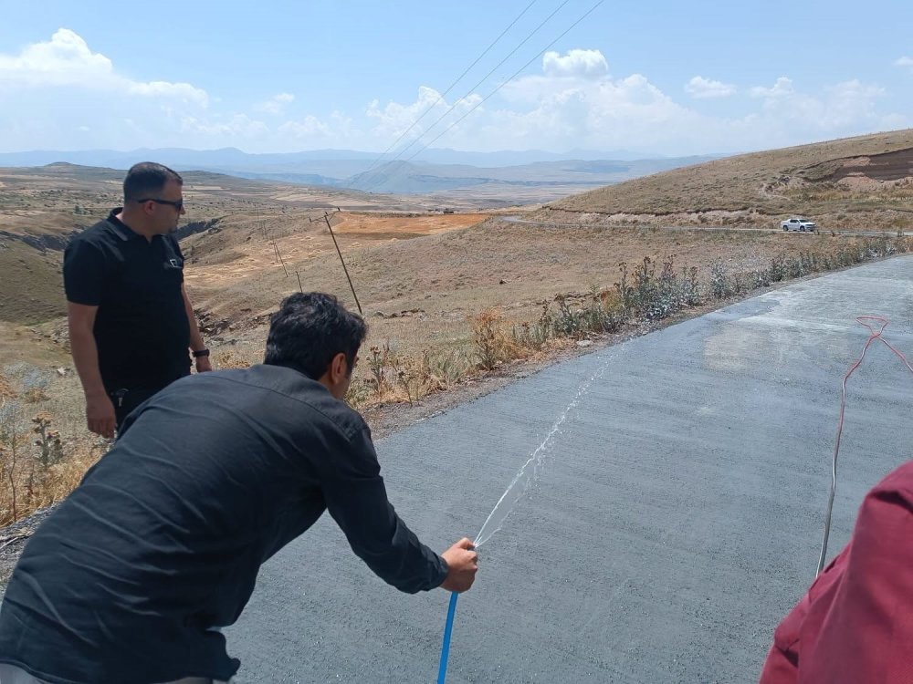 Sarıkamış’ta Beton Yol Çalışmaları Yerinde İncelendi