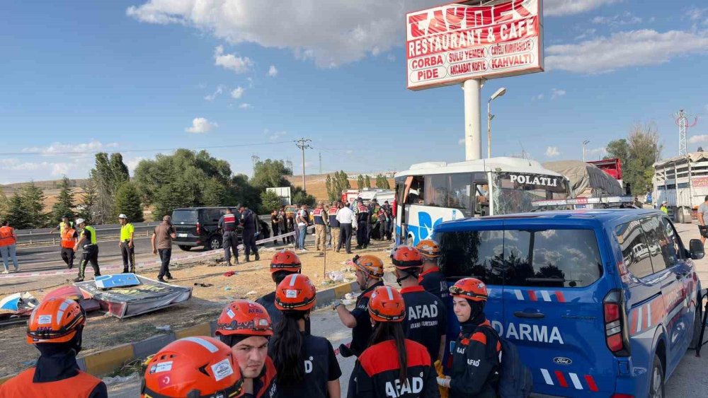 Temelli’de Feci Kaza.. Midibüs Takla Attı, 2 Kişi Hayatını Kaybetti!