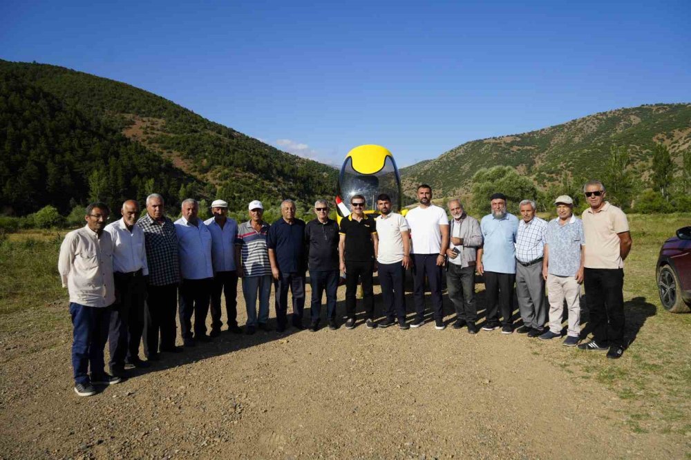 Uçağı ile Geldiği Köyünden Yine Uçağı İle Ayrıldı
