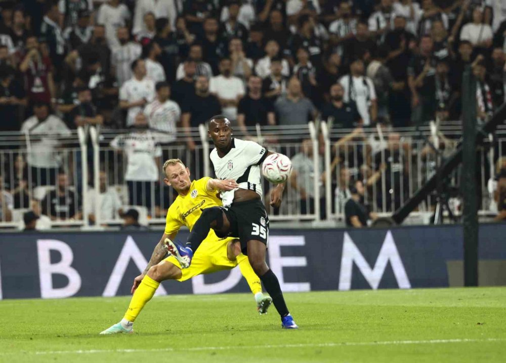 Uefa Avrupa Ligi: Beşiktaş: 1 - Hradec Kralove: 0 (i̇lk Yarı)
