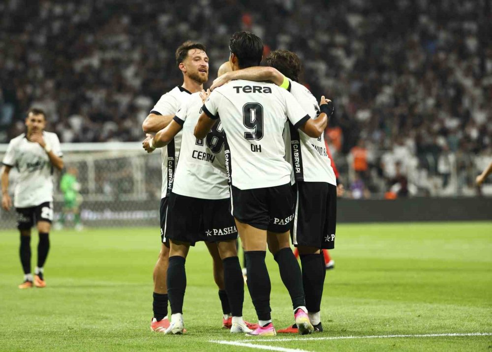 Uefa Avrupa Ligi: Beşiktaş: 1 - Hradec Kralove: 0 (i̇lk Yarı)
