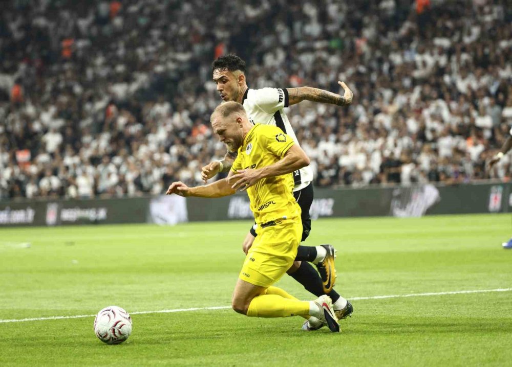Uefa Avrupa Ligi: Beşiktaş: 1 - Hradec Kralove: 0 (i̇lk Yarı)
