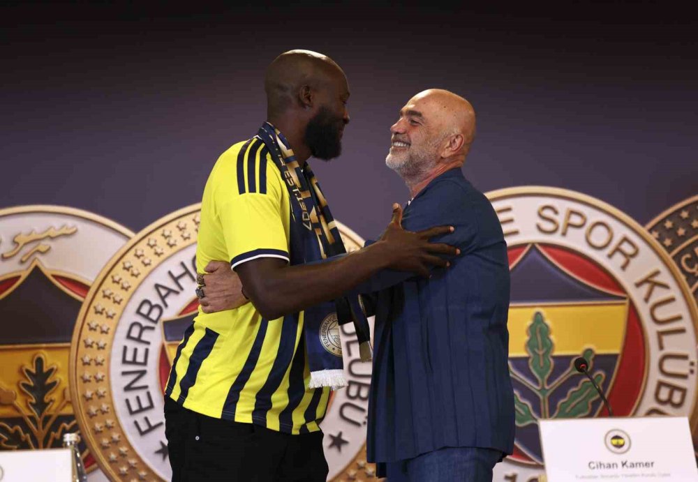 Romelu Lukaku Fenerbahçe İçin İmza Attı.. Belçikalı Golcüden Kupa Mesajı Geldi!