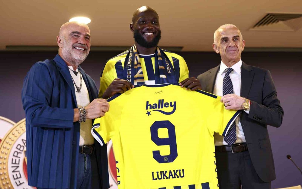 Romelu Lukaku Fenerbahçe İçin İmza Attı.. Belçikalı Golcüden Kupa Mesajı Geldi!