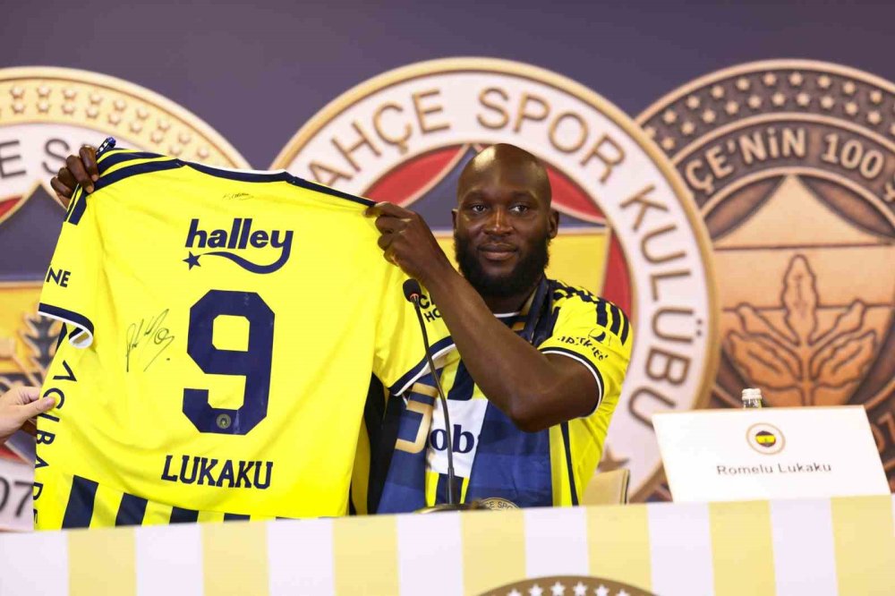 Romelu Lukaku Fenerbahçe İçin İmza Attı.. Belçikalı Golcüden Kupa Mesajı Geldi!