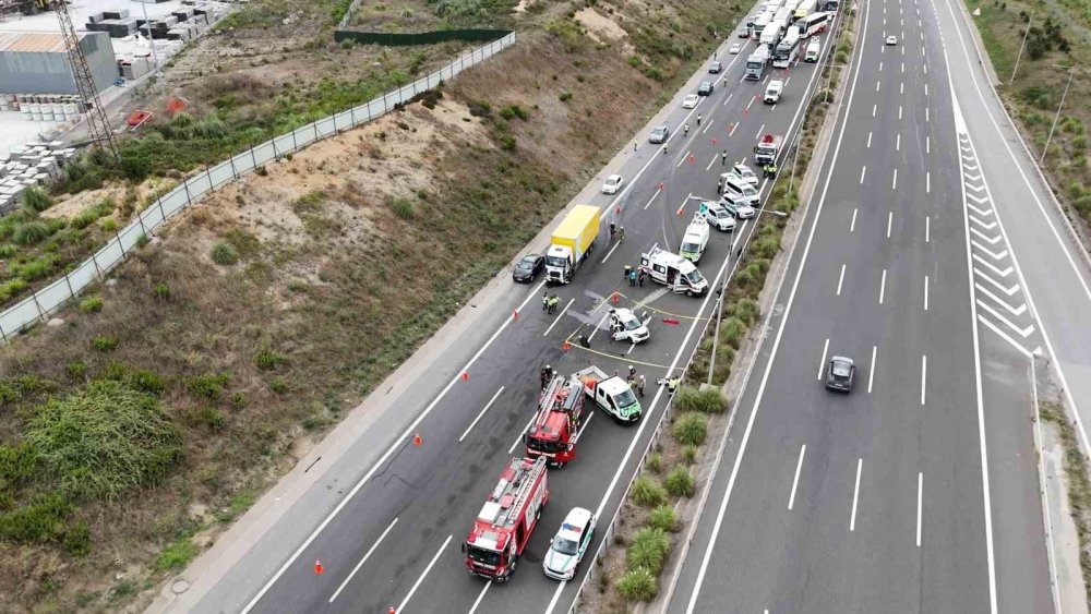 Yurt Genelinde Trafik Kazaları.. 4 Kişi Hayatını Kaybetti, En Az 19 Kişi Yaralandı!
