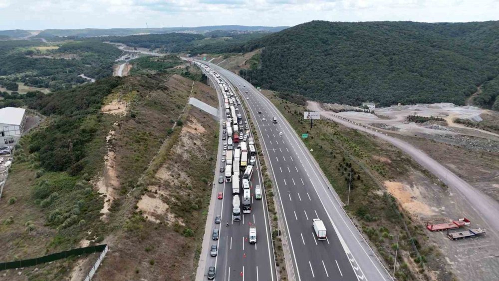 Yurt Genelinde Trafik Kazaları.. 4 Kişi Hayatını Kaybetti, En Az 19 Kişi Yaralandı!