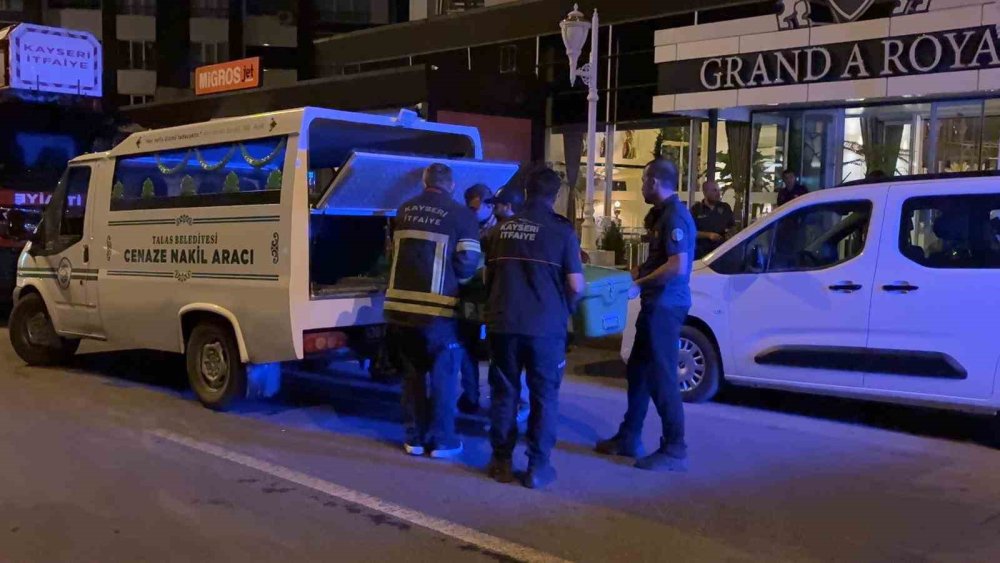 Kayseri’de Otelde Dehşet.. Genç Kadın 5’inci Kattan Atılarak Öldü!