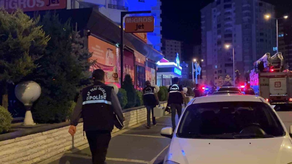 Kayseri’de Otelde Dehşet.. Genç Kadın 5’inci Kattan Atılarak Öldü!