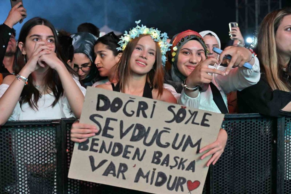 Kültür Sanat Etkinlikleri Sürüyor.. Erzurum’da Festival, İstanbul’da Sergi ve Kitap Fuarı Öne Çıktı!