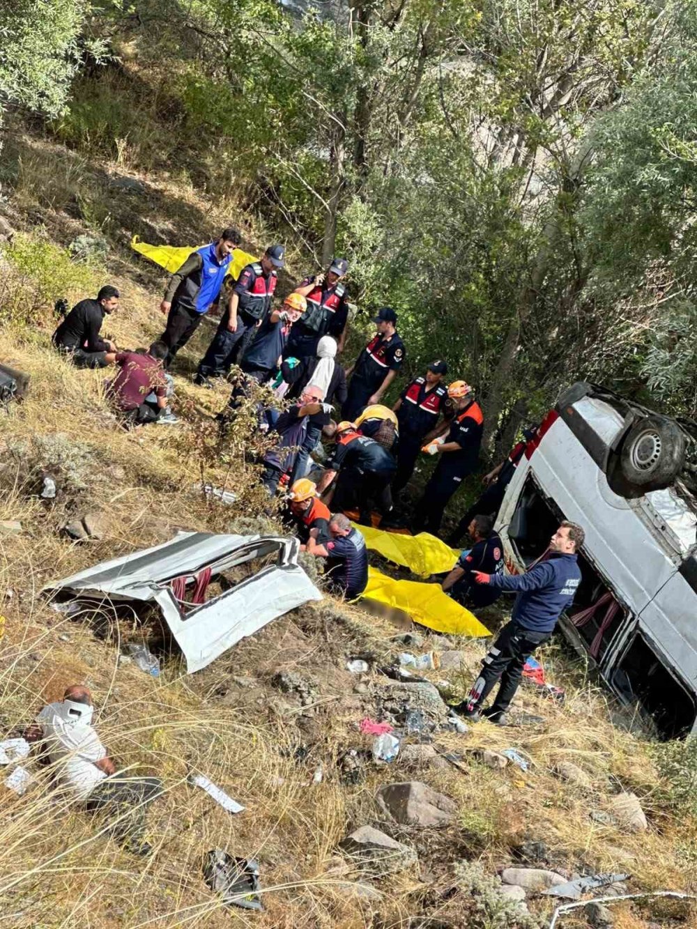 Sivas’ın Suşehri İlçesinde Minibüs Kazası.. 4 Ölü, 4’ü Ağır 10 Yaralı!