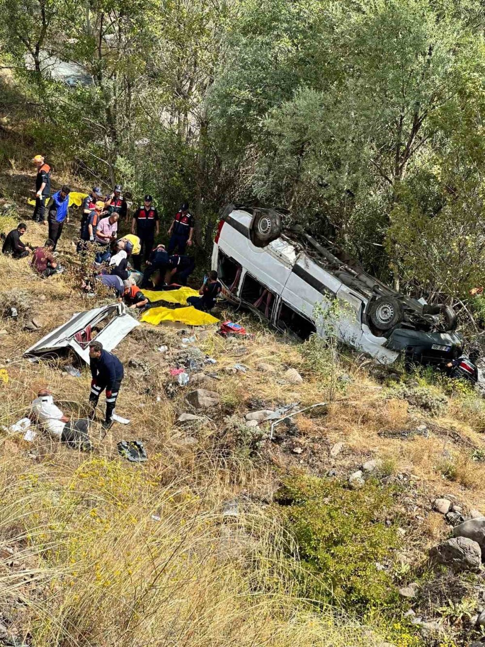 Sivas’ın Suşehri İlçesinde Minibüs Kazası.. 4 Ölü, 4’ü Ağır 10 Yaralı!