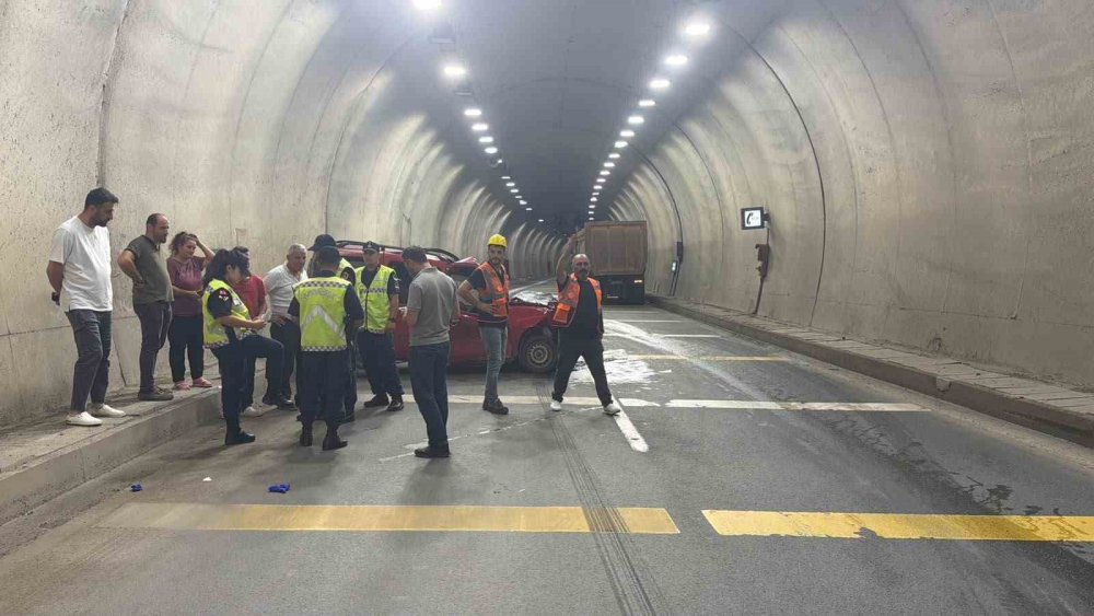 Cankurtaran Tüneli’nde Kaza: 2 Yaralı