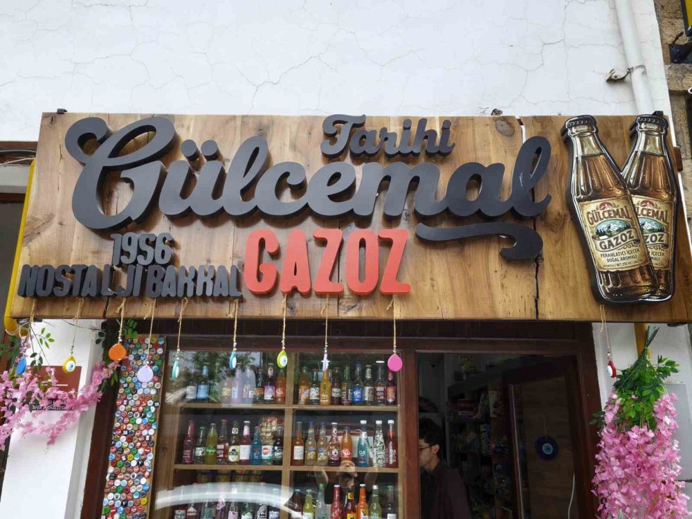 Beypazarı’nda Gazoz Dükkanına Yoğun İlgi.. 330 Çeşit Raflarda Yer Alıyor!