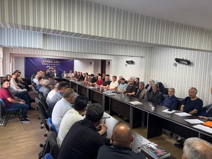 AK Parti Kars’ta Teşkilat Toplantısı.. Saha Çalışmaları ve Kent Gündemi Ele Alındı!