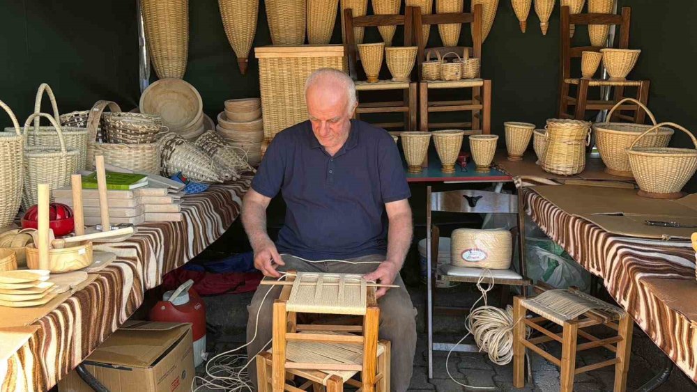 Arhavi’de Geleneksel Sepetçilik Yaşatılıyor.. 200 El Emeği Ürün Sergilendi!