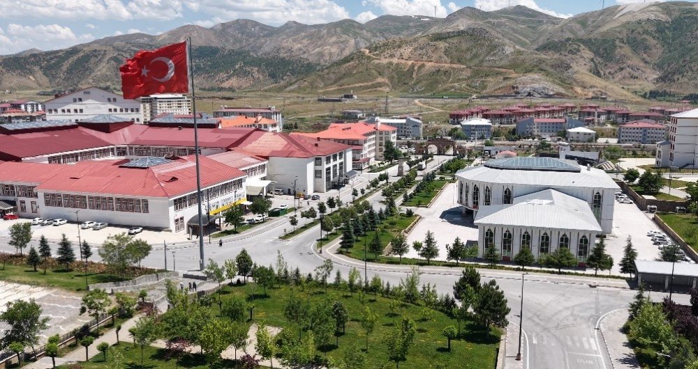 Bitlis Eren Tıp Fakültesi’ne Yoğun İlgi.. İlk 15 Bine 50 Bin TL Burs İmkanı!