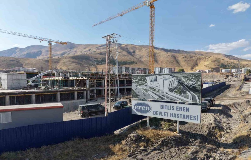 Bitlis Eren Tıp Fakültesi’ne Yoğun İlgi.. İlk 15 Bine 50 Bin TL Burs İmkanı!