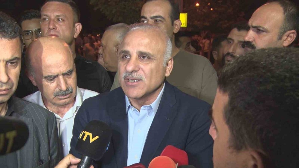 12 Katlı Plazada Yangın: 1 Kişi Mahsur Kaldı, 8 Kişi Dumandan Etkilendi