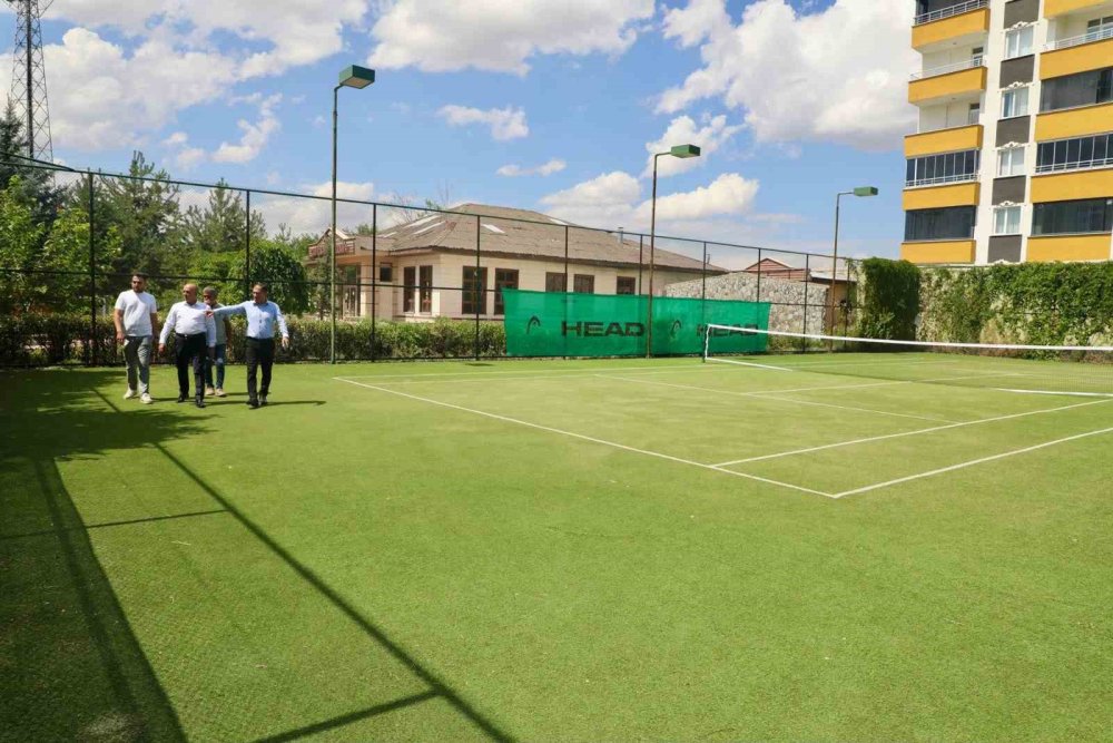 Ağrı’da Tenis Turnuvası İçin Hazırlıklar Tamamlandı.. 180 Sporcu Geliyor!
