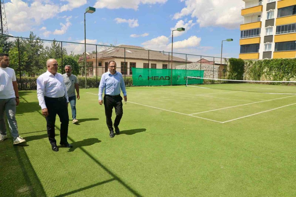 Ağrı’da Tenis Turnuvası İçin Hazırlıklar Tamamlandı.. 180 Sporcu Geliyor!