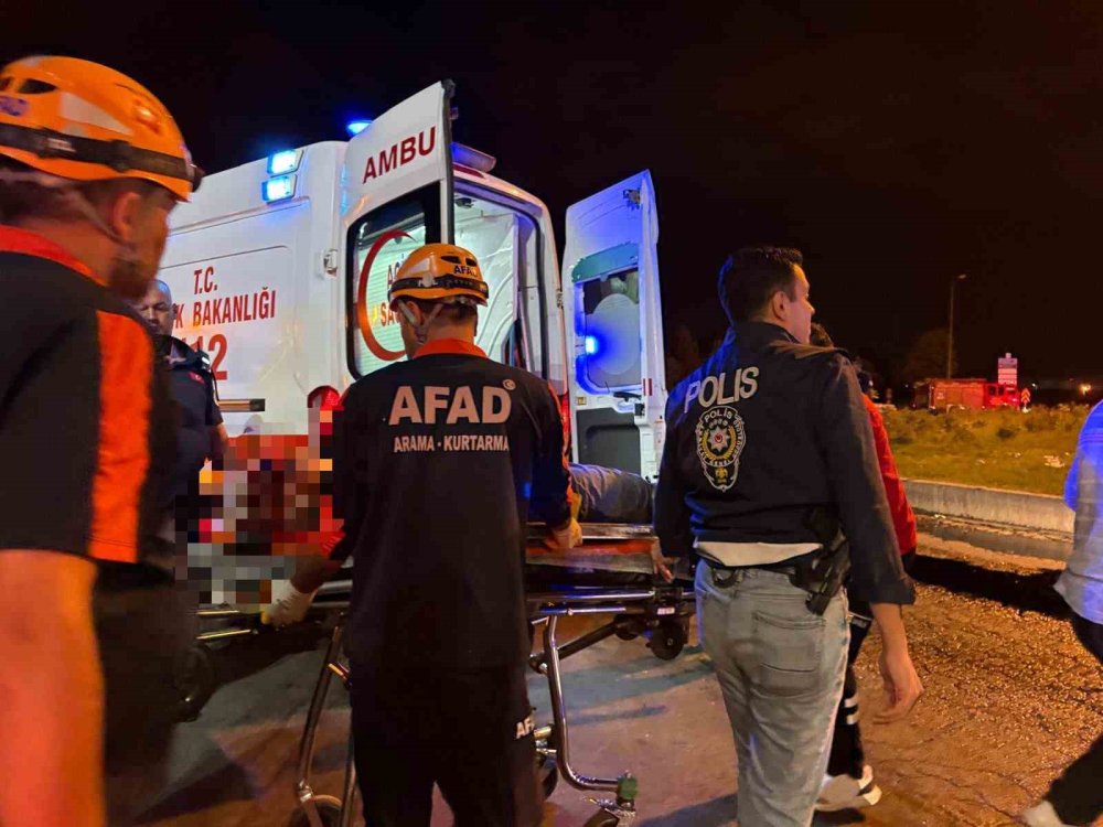 Kayseri’de Otobüs ile Yakıt Tankeri Çarpıştı.. 35 Kişi Yaralandı!