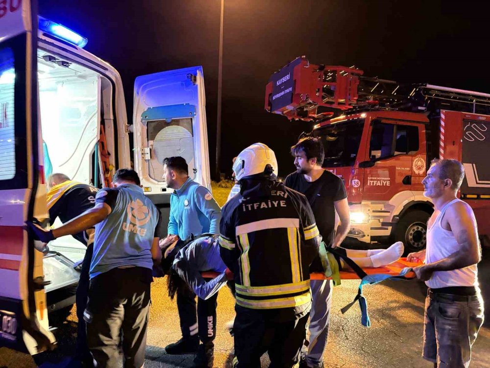Kayseri’de Otobüs ile Yakıt Tankeri Çarpıştı.. 35 Kişi Yaralandı!