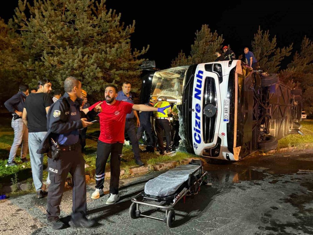 Kayseri’de Otobüs ile Yakıt Tankeri Çarpıştı.. 35 Kişi Yaralandı!
