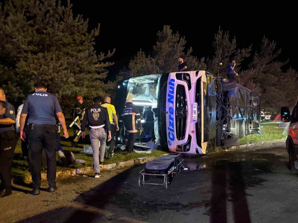 Kayseri’de Otobüs ile Yakıt Tankeri Çarpıştı.. 35 Kişi Yaralandı!