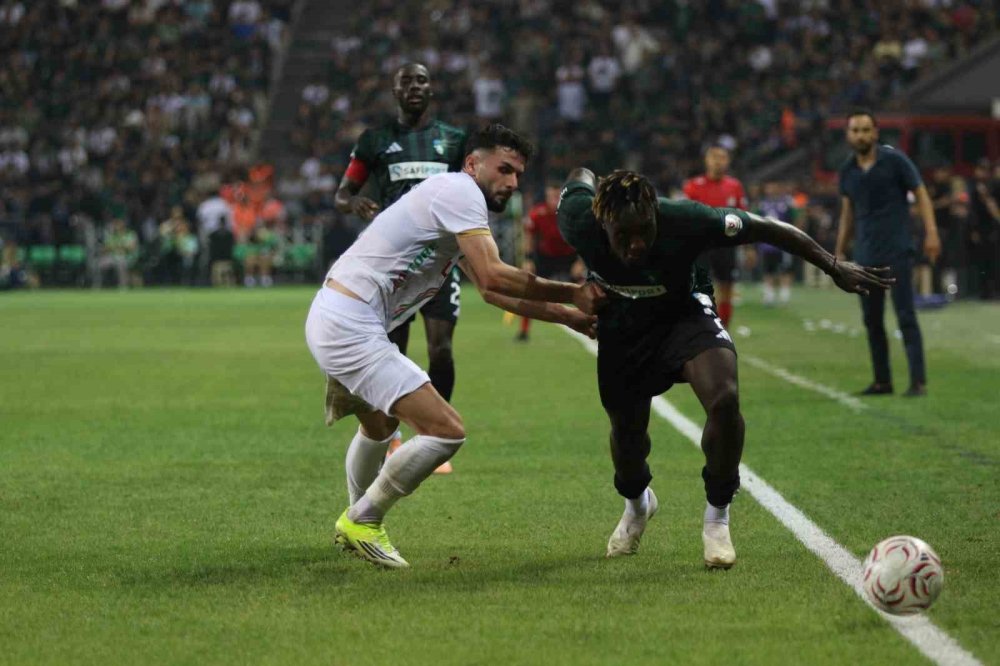 Kocaelispor Sahasında Amedspor’u 2-0 Mağlup Etti.. Ligde İlk Galibiyetini Aldı!