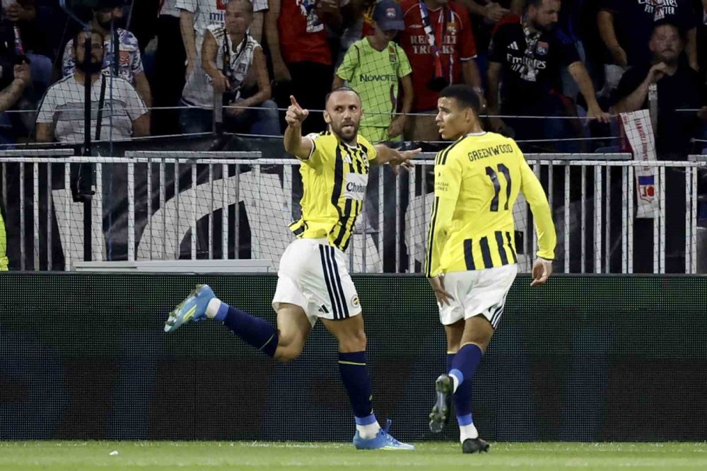 Fenerbahçe’den Fransa’da Tarihi Zafer.. Lyon’u Eleyip Devler Ligi’ne Döndü!