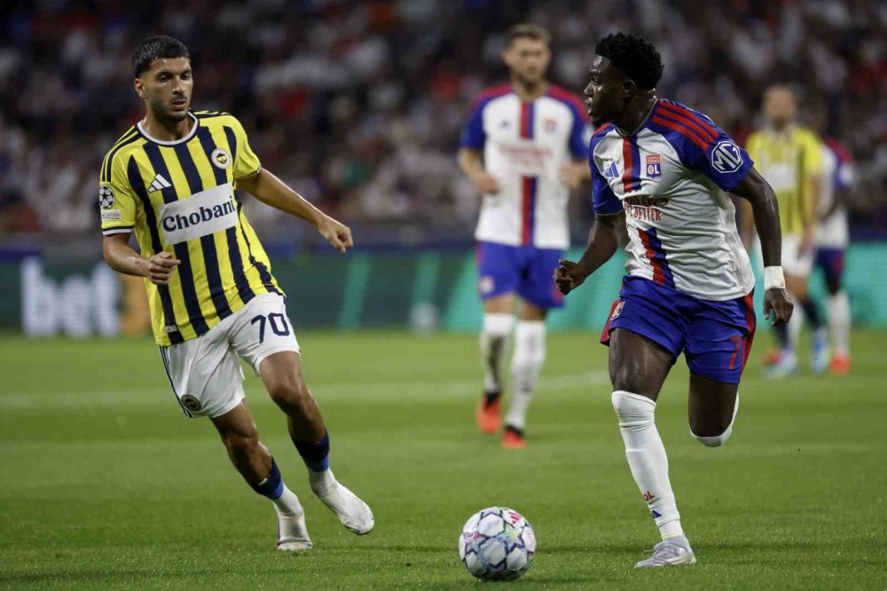 Fenerbahçe’den Fransa’da Tarihi Zafer.. Lyon’u Eleyip Devler Ligi’ne Döndü!