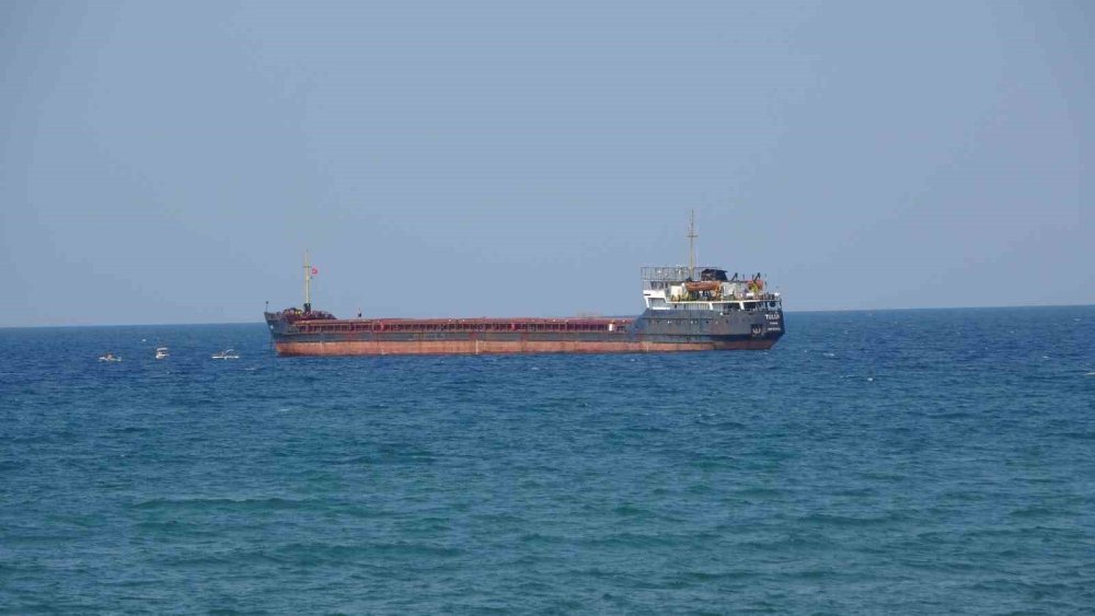 Karadeniz’de Savaş Riski Büyüyor.. Ticaret Gemileri Trabzon Açıklarında Bekliyor!