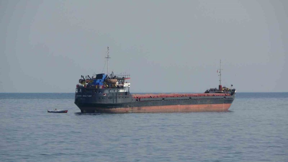 Karadeniz’de Savaş Riski Büyüyor.. Ticaret Gemileri Trabzon Açıklarında Bekliyor!