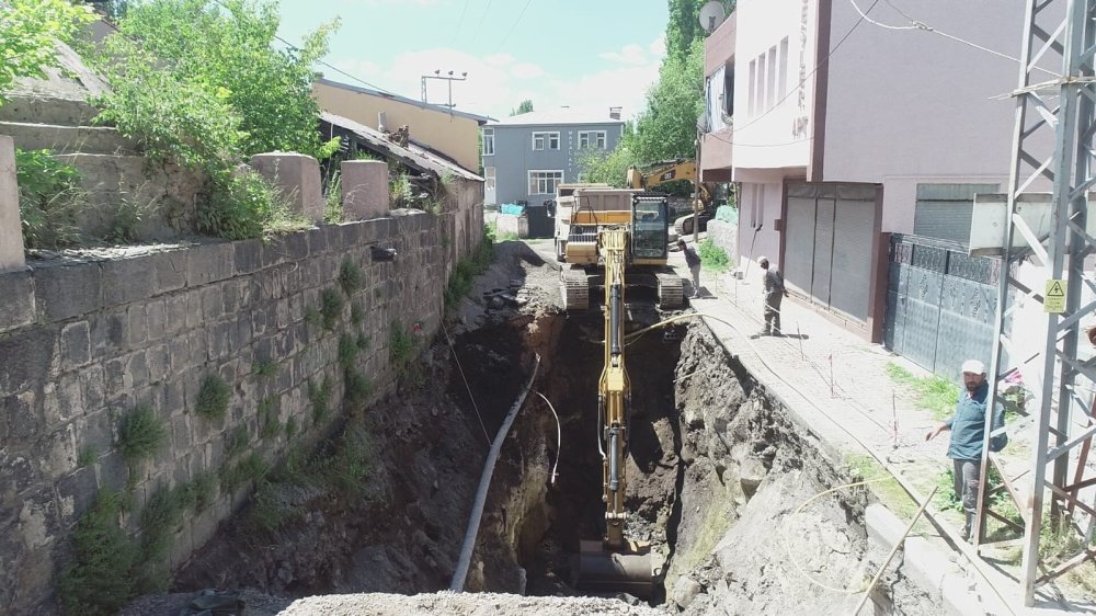 Kars’ta Atıksu Arıtma Tesisi Yüzde 53’te.. Çöp Sorunu Hâlâ Bekliyor!