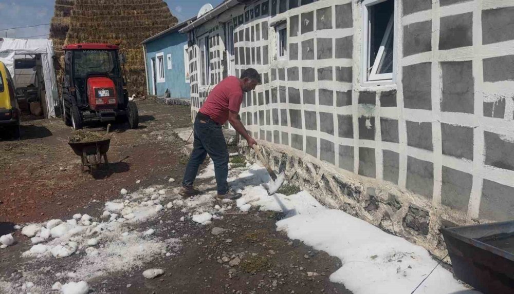 Ardahan Çıldır’da Şiddetli Fırtına Ve Dolu Afeti: 20’den Fazla Evin Çatısı Uçtu