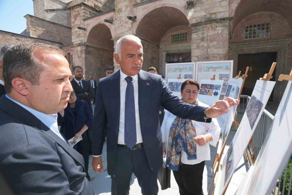 Ayasofya’da Kapsamlı Restorasyon Devam Ediyor.. Kubbe ve Cepheler Yenileniyor!