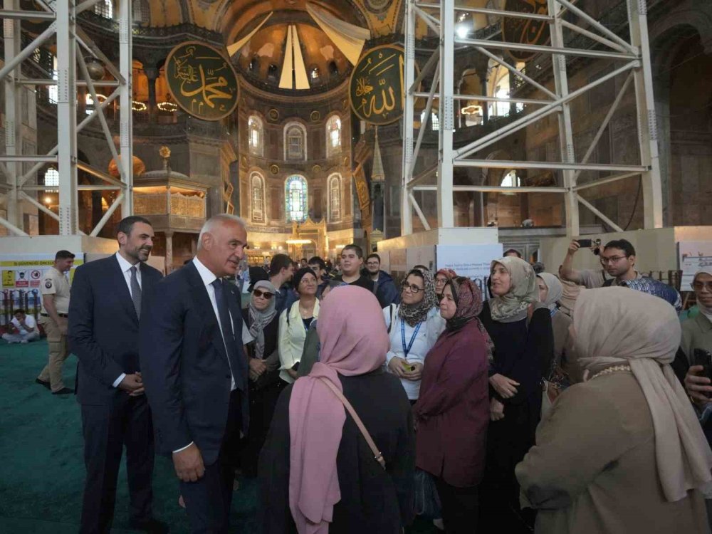 Ayasofya’da Kapsamlı Restorasyon Devam Ediyor.. Kubbe ve Cepheler Yenileniyor!