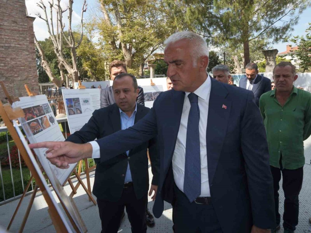 Ayasofya’da Kapsamlı Restorasyon Devam Ediyor.. Kubbe ve Cepheler Yenileniyor!