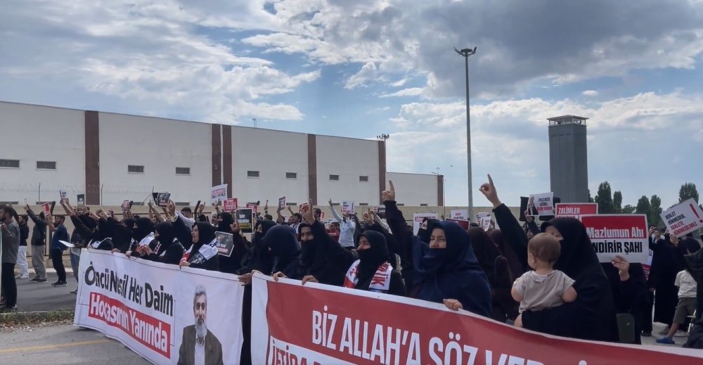 Dumlu Cezaevi Önünde Kuytul Protestosu.. Güvenlik Önlemleri Artırıldı!