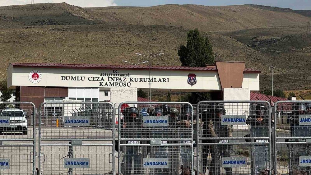 Dumlu Cezaevi Önünde Kuytul Protestosu.. Güvenlik Önlemleri Artırıldı!